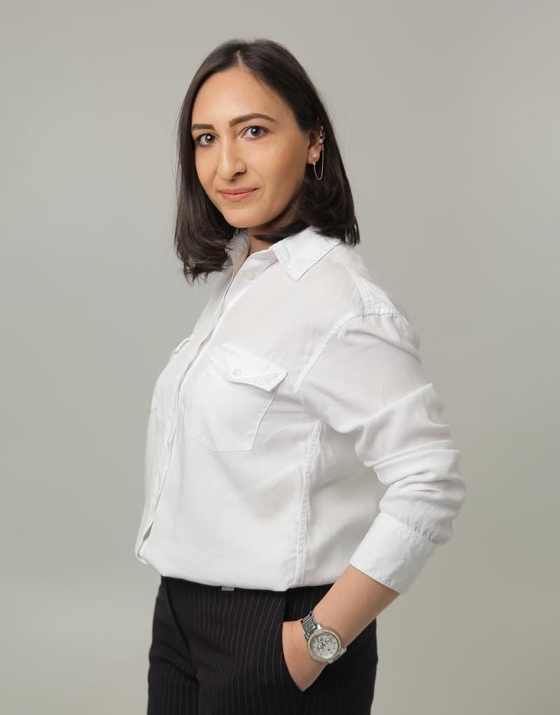 Accountant-Luiza Khatchatryan