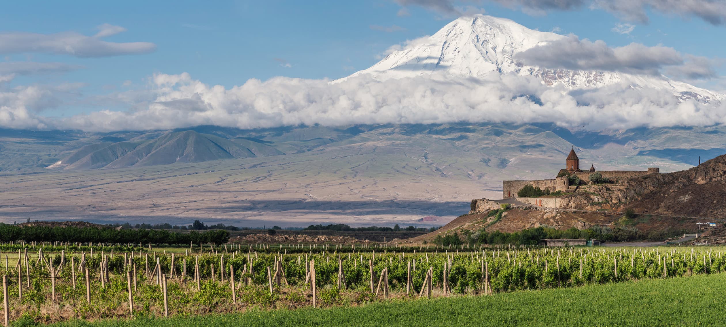 SFD_Armenian_wines_1_YACOUBIAN-HOBBS_c-o_Paul_Hobbs_2520x1420 (1)